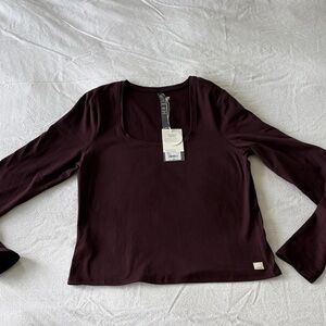 Vuori Women's LS Halo Essential Scoop Top - size L, raisin
